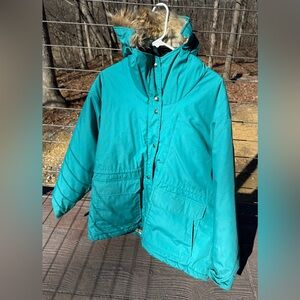 Women’s Vintage Woolrich Teal Hooded Winter Parka Wool Lined Coyote Fur Trim